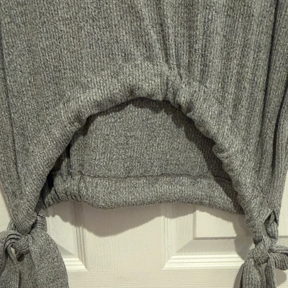GAP Gray Tie Hem Tunic Top Dolman Sleeve Scoop Neck Knit Women’s Medium - Picture 4 of 14
